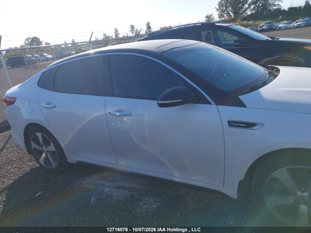 2017 Kia Optima Sx Turbo მანქანა იყიდება აუქციონზე, vin: 5XXGW4L2XHG130797, აუქციონის ნომერი: 12716076