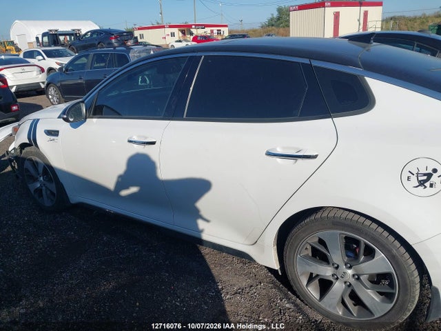 2017 Kia Optima Sx Turbo მანქანა იყიდება აუქციონზე, vin: 5XXGW4L2XHG130797, აუქციონის ნომერი: 12716076