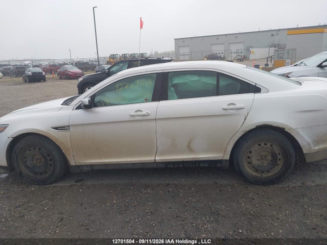 Ford Taurus Limited 2018 1FAHP2J83JG124390 Image 14