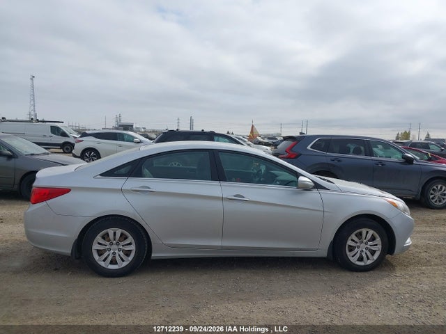 Продажа на аукционе авто 2013 Hyundai Sonata Gl, vin: 5NPEB4AC4DH610749, номер лота: 12712239
