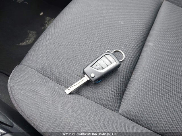 5YFB4MDE3PP049672 Toyota COROLLA LE