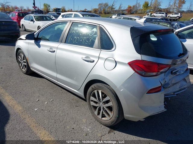 Hyundai ELANTRA GT 2018 KMHH35LE2JU007858 Image 3