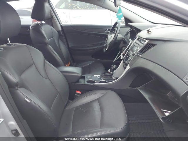 2014 Hyundai Sonata მანქანა იყიდება აუქციონზე, vin: 5NPEC4AC1EH869973, აუქციონის ნომერი: 12716255