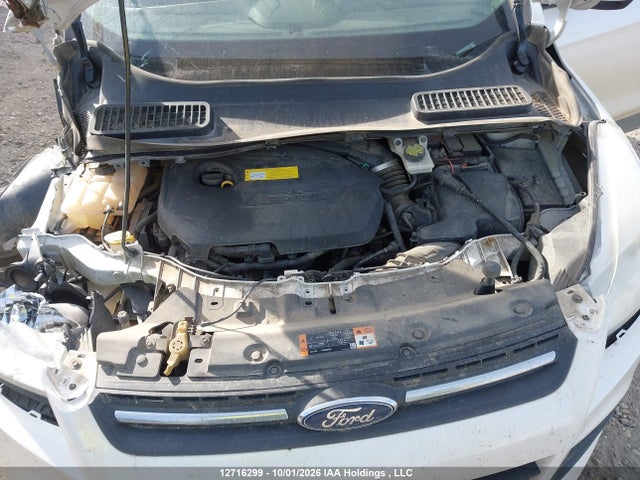 1FMCU9GX8FUC70552 Ford ESCAPE SE