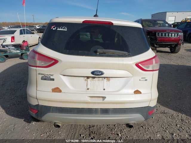 1FMCU9GX8FUC70552 Ford ESCAPE SE