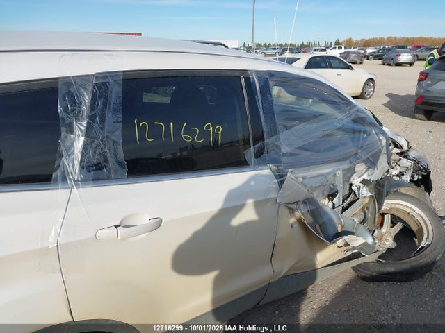 1FMCU9GX8FUC70552 Ford ESCAPE SE