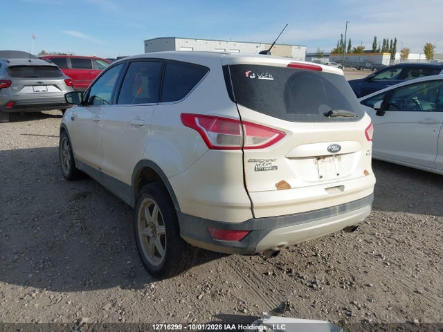 1FMCU9GX8FUC70552 Ford ESCAPE SE