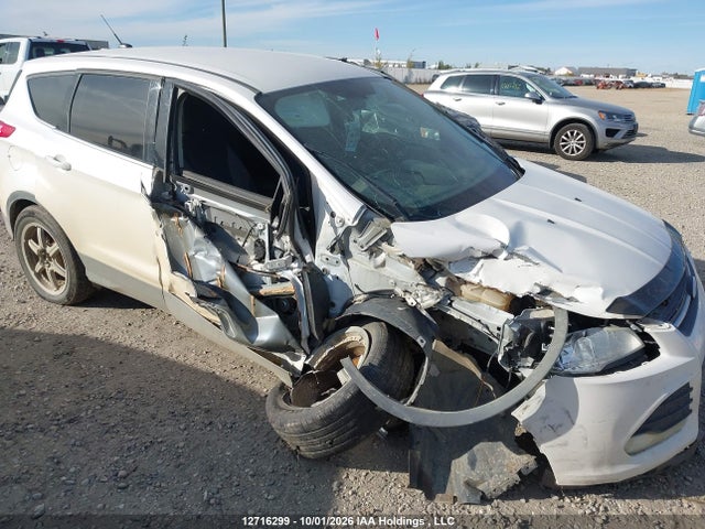 1FMCU9GX8FUC70552 Ford ESCAPE SE