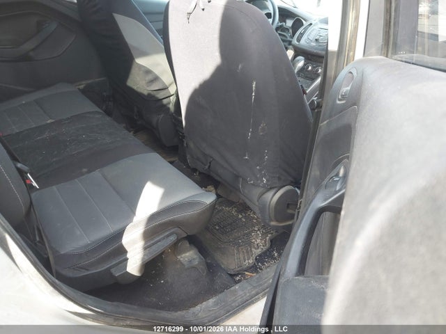 1FMCU9GX8FUC70552 Ford ESCAPE SE