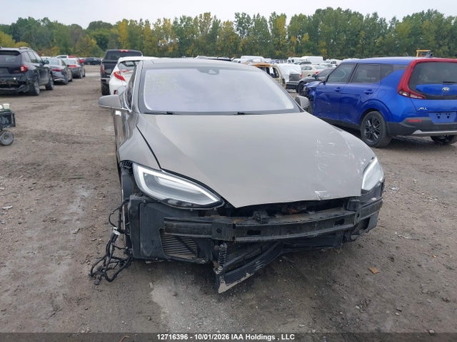 12716396 :رقم المزاد ، 5YJSA1E25GF147982 vin ، 2016 Tesla Model S 60d/70d/75d/85d/90d مزاد بيع