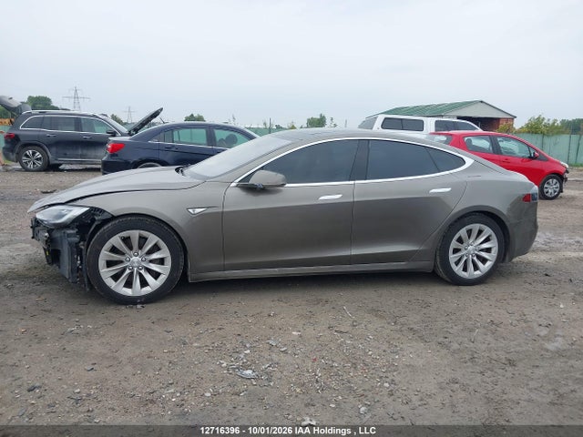 12716396 :رقم المزاد ، 5YJSA1E25GF147982 vin ، 2016 Tesla Model S 60d/70d/75d/85d/90d مزاد بيع