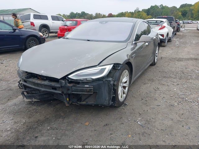 12716396 :رقم المزاد ، 5YJSA1E25GF147982 vin ، 2016 Tesla Model S 60d/70d/75d/85d/90d مزاد بيع