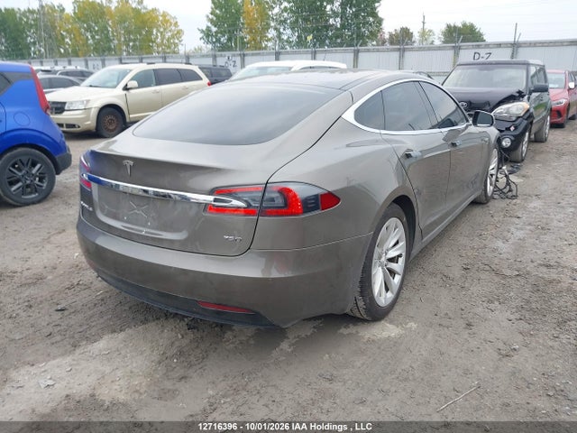 12716396 :رقم المزاد ، 5YJSA1E25GF147982 vin ، 2016 Tesla Model S 60d/70d/75d/85d/90d مزاد بيع