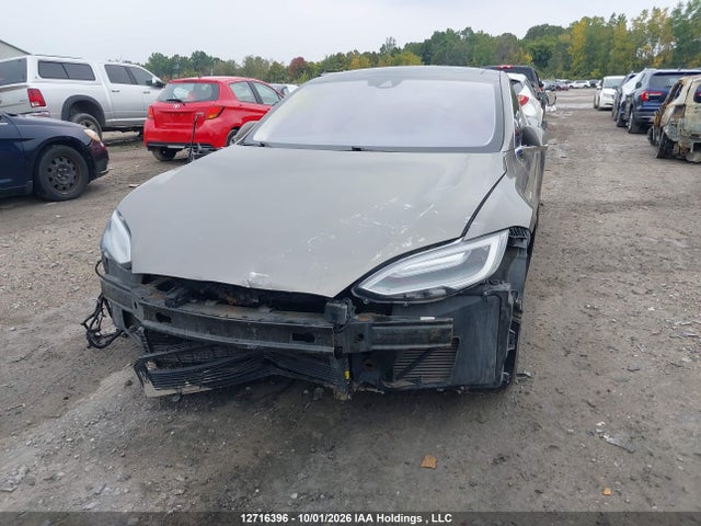 12716396 :رقم المزاد ، 5YJSA1E25GF147982 vin ، 2016 Tesla Model S 60d/70d/75d/85d/90d مزاد بيع