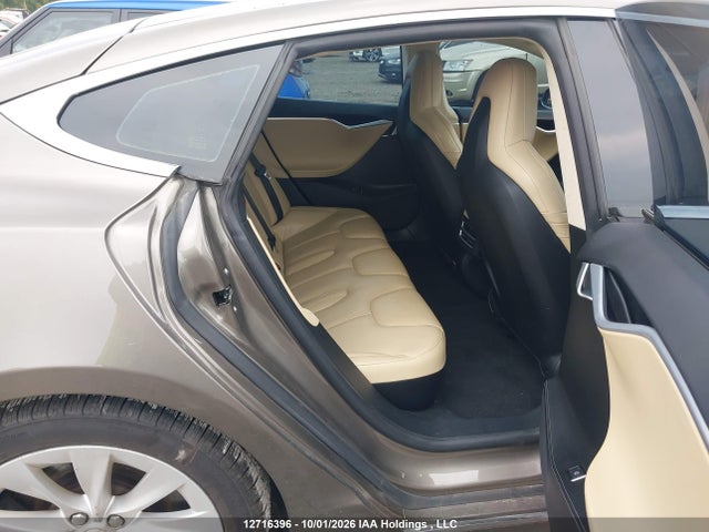 12716396 :رقم المزاد ، 5YJSA1E25GF147982 vin ، 2016 Tesla Model S 60d/70d/75d/85d/90d مزاد بيع