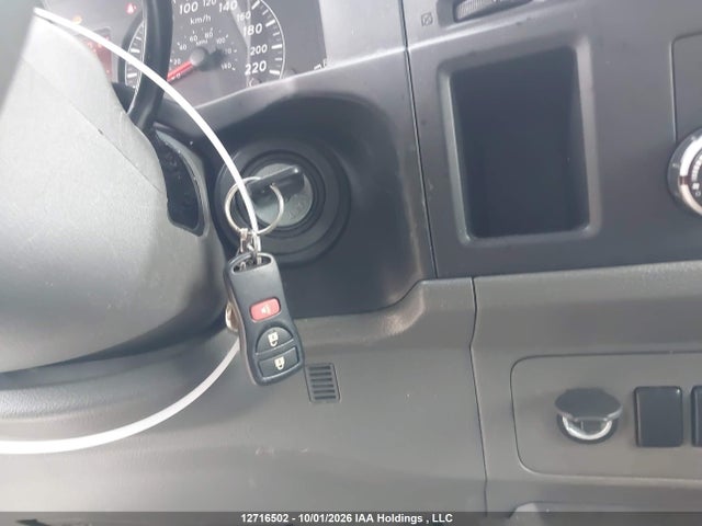 12716502 :رقم المزاد ، 5BZBF0AA4HN853417 vin ، 2017 Nissan Nv Passenger Nv3500 Hd Sv V6 مزاد بيع