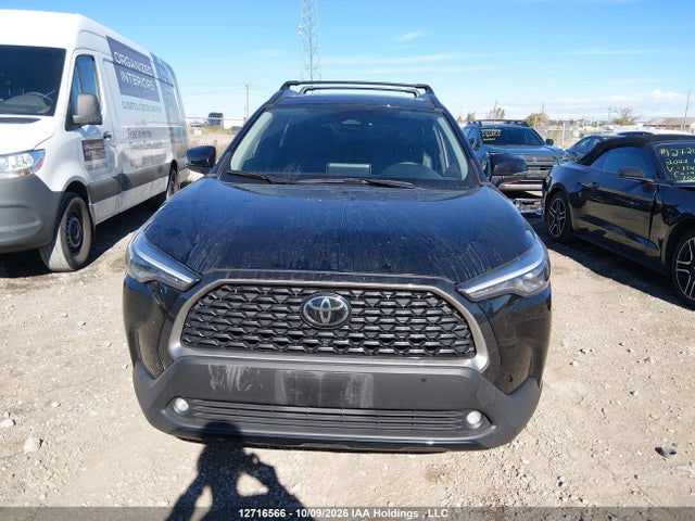 12716566 :رقم المزاد ، 7MUDAABGXPV057530 vin ، 2023 Toyota Corolla Cross Xle مزاد بيع