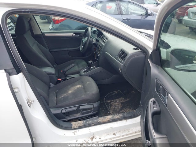 3VW2K7AJ9FM338745 Volkswagen Jetta 2.0l Trendline/2.0l Trendline+