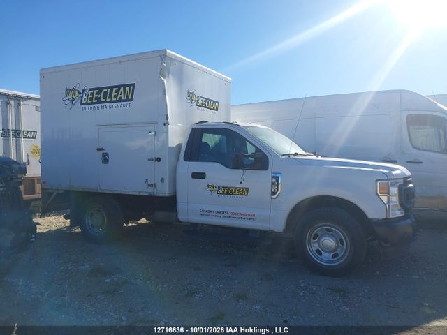 12716636 :رقم المزاد ، 1FDRF3E62LED25224 vin ، 2020 Ford F-350 Chassis Xl مزاد بيع