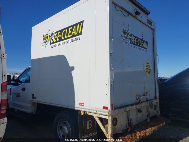 12716636 :رقم المزاد ، 1FDRF3E62LED25224 vin ، 2020 Ford F-350 Chassis Xl مزاد بيع