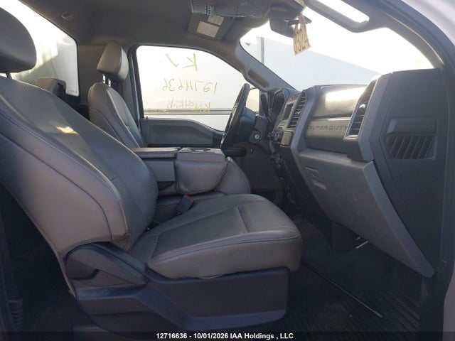 12716636 :رقم المزاد ، 1FDRF3E62LED25224 vin ، 2020 Ford F-350 Chassis Xl مزاد بيع