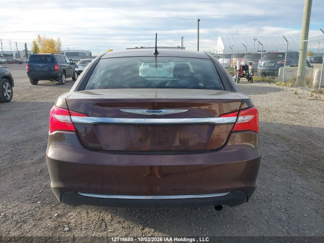 12716688 :رقم المزاد ، 1C3CCBAB7DN512576 vin ، 2013 Chrysler 200 Lx مزاد بيع