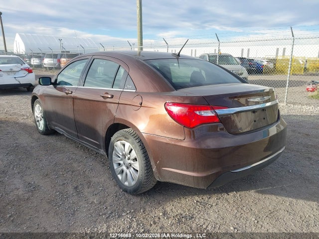 12716688 :رقم المزاد ، 1C3CCBAB7DN512576 vin ، 2013 Chrysler 200 Lx مزاد بيع