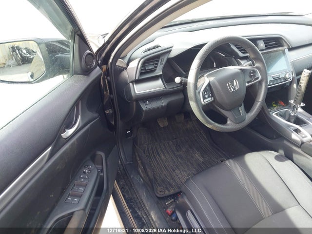 Продажа на аукционе авто 2017 Honda Civic Lx, vin: 2HGFC2E50HH027838, номер лота: 12716821