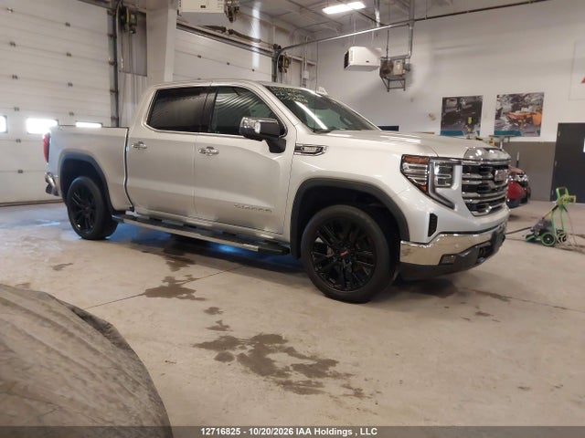 12716825 :رقم المزاد ، 3GTUUDET3NG506828 vin ، 2022 Gmc Sierra K1500 Slt مزاد بيع