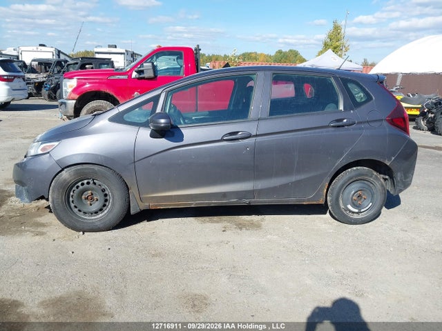 Продажа на аукционе авто 2017 Honda Fit Lx, vin: 3HGGK5H51HM100222, номер лота: 12716911