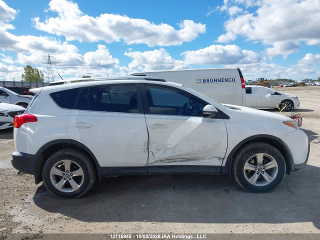 12716945 :رقم المزاد ، 2T3RFREV6FW354401 vin ، 2015 Toyota Rav4 Xle مزاد بيع