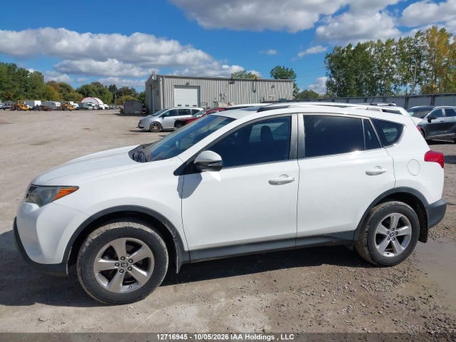 12716945 :رقم المزاد ، 2T3RFREV6FW354401 vin ، 2015 Toyota Rav4 Xle مزاد بيع