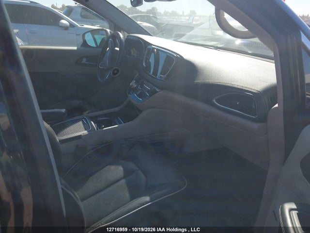 Auction sale of the 2022 Chrysler Pacifica Hybrid Limited, vin: 2C4RC1S70NR107531, lot number: 12716959