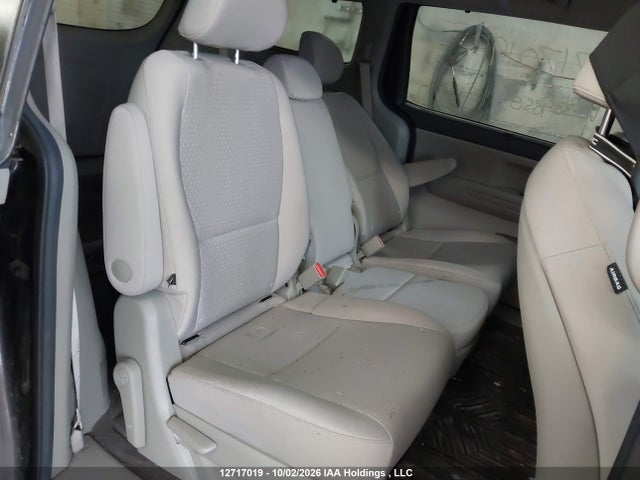 Продажа на аукционе авто 2018 Kia Sedona Lx/lx+, vin: KNDMB5C18J6384850, номер лота: 12717019