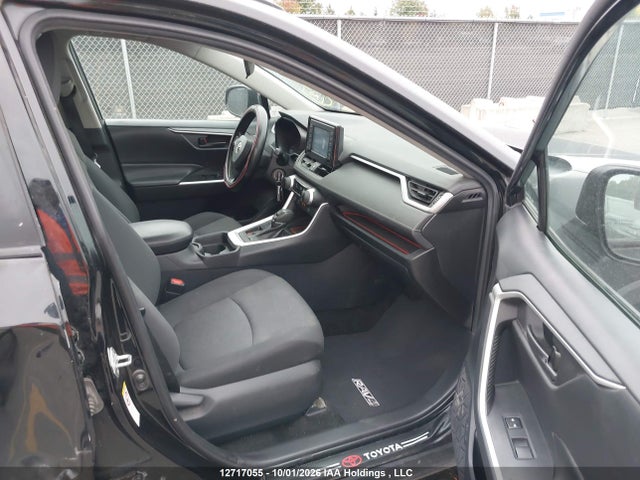 Toyota RAV4 LE 2019 2T3Z1RFV4KW020312 Image 5