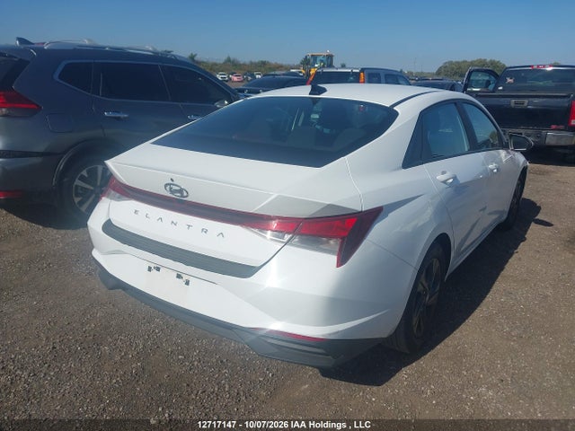 KMHLM4AG3NU333387 Hyundai Elantra