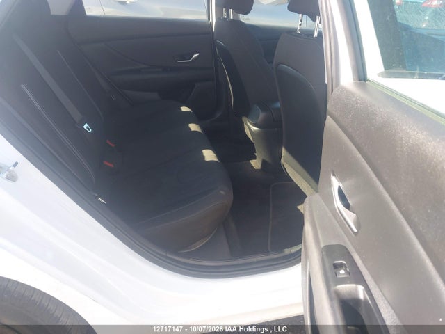 KMHLM4AG3NU333387 Hyundai Elantra
