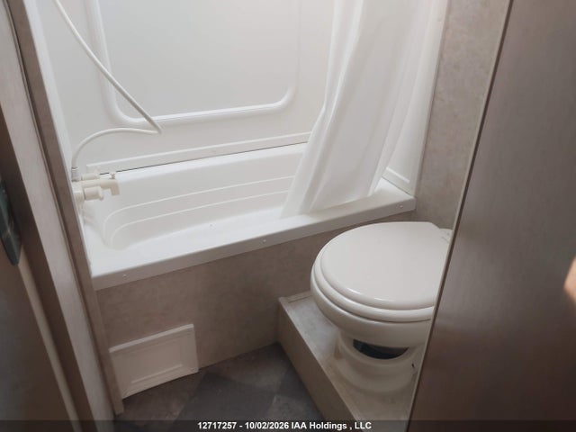 12717257 :رقم المزاد ، 4YDT26021DG100596 vin ، 2013 Keystone Springdale مزاد بيع