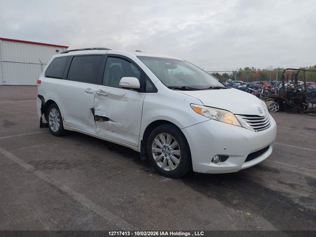 12717413 :رقم المزاد ، 5TDDK3DC3DS068510 vin ، 2013 Toyota Sienna Xle 7 Passenger مزاد بيع