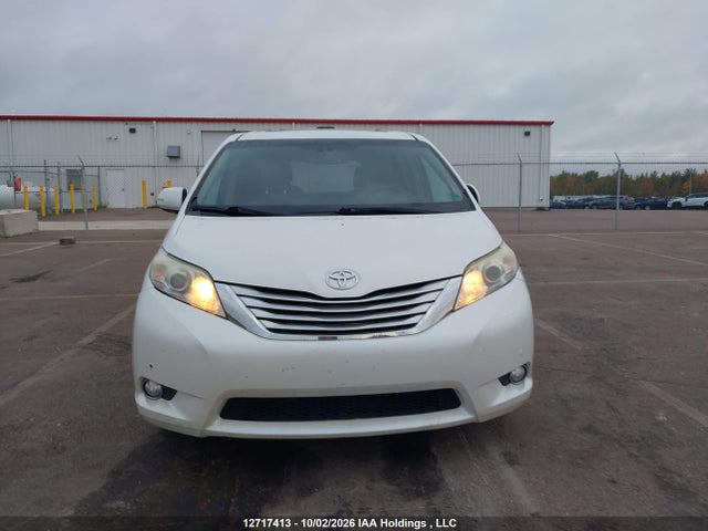 12717413 :رقم المزاد ، 5TDDK3DC3DS068510 vin ، 2013 Toyota Sienna Xle 7 Passenger مزاد بيع