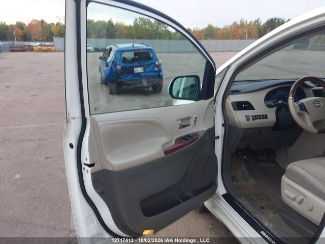 12717413 :رقم المزاد ، 5TDDK3DC3DS068510 vin ، 2013 Toyota Sienna Xle 7 Passenger مزاد بيع