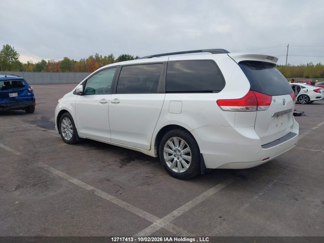 12717413 :رقم المزاد ، 5TDDK3DC3DS068510 vin ، 2013 Toyota Sienna Xle 7 Passenger مزاد بيع