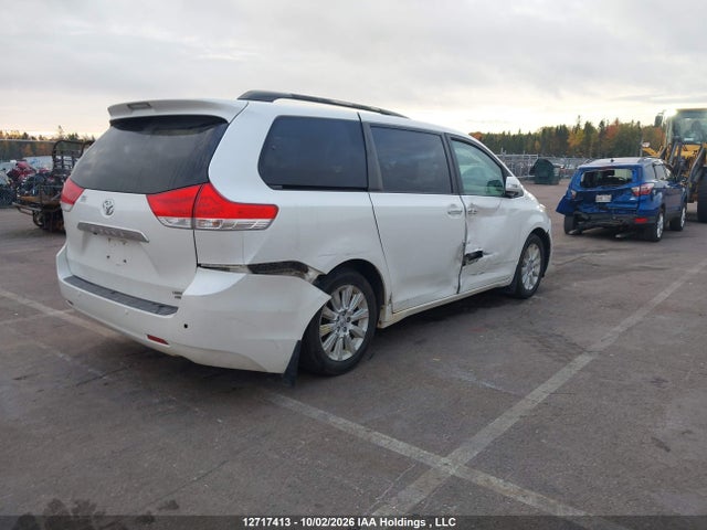 12717413 :رقم المزاد ، 5TDDK3DC3DS068510 vin ، 2013 Toyota Sienna Xle 7 Passenger مزاد بيع
