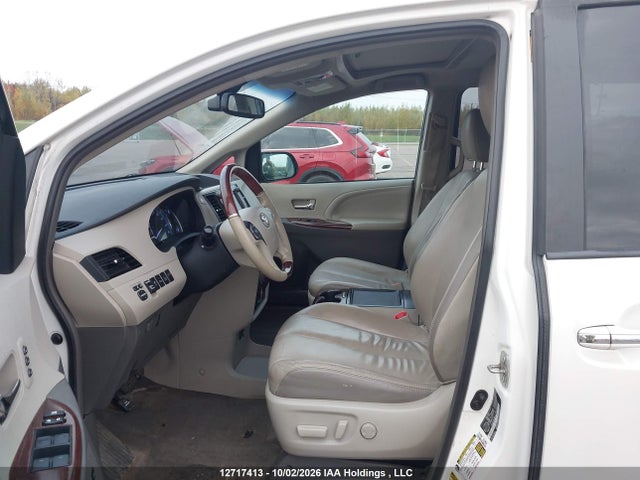 12717413 :رقم المزاد ، 5TDDK3DC3DS068510 vin ، 2013 Toyota Sienna Xle 7 Passenger مزاد بيع