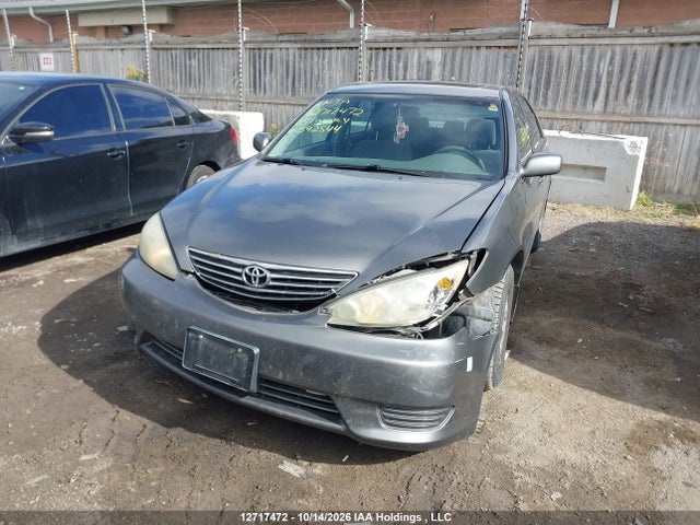 12717472 :رقم المزاد ، 4T1BF32K15U592544 vin ، 2005 Toyota Camry مزاد بيع