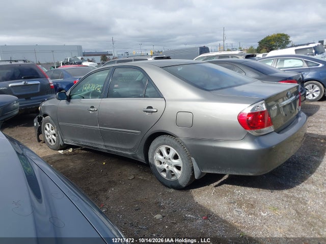 12717472 :رقم المزاد ، 4T1BF32K15U592544 vin ، 2005 Toyota Camry مزاد بيع