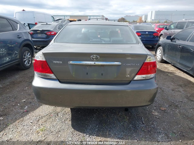 12717472 :رقم المزاد ، 4T1BF32K15U592544 vin ، 2005 Toyota Camry مزاد بيع