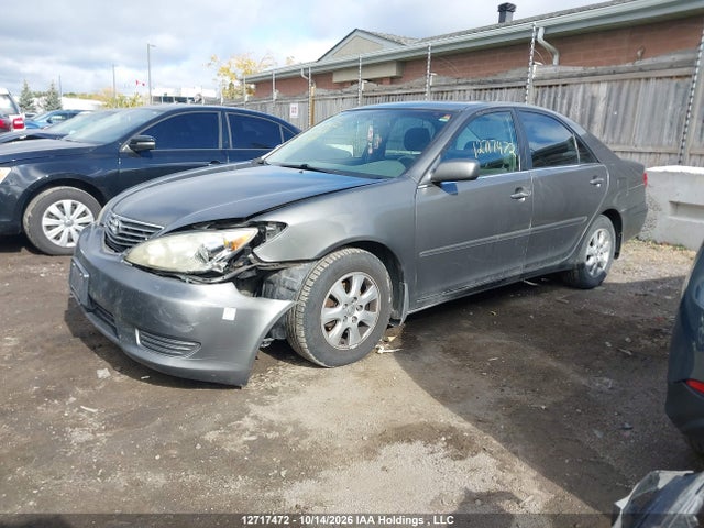 12717472 :رقم المزاد ، 4T1BF32K15U592544 vin ، 2005 Toyota Camry مزاد بيع