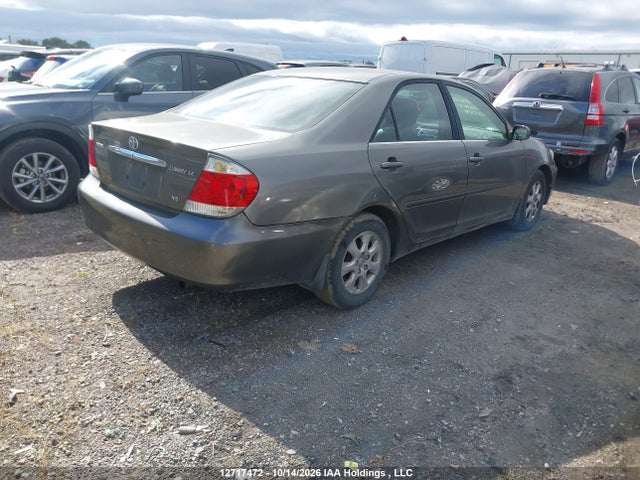 12717472 :رقم المزاد ، 4T1BF32K15U592544 vin ، 2005 Toyota Camry مزاد بيع