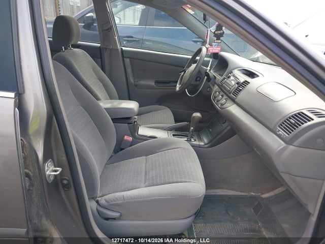 12717472 :رقم المزاد ، 4T1BF32K15U592544 vin ، 2005 Toyota Camry مزاد بيع